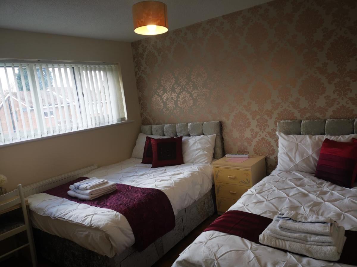 Brigstock Holidays House Манчестер Екстер'єр фото