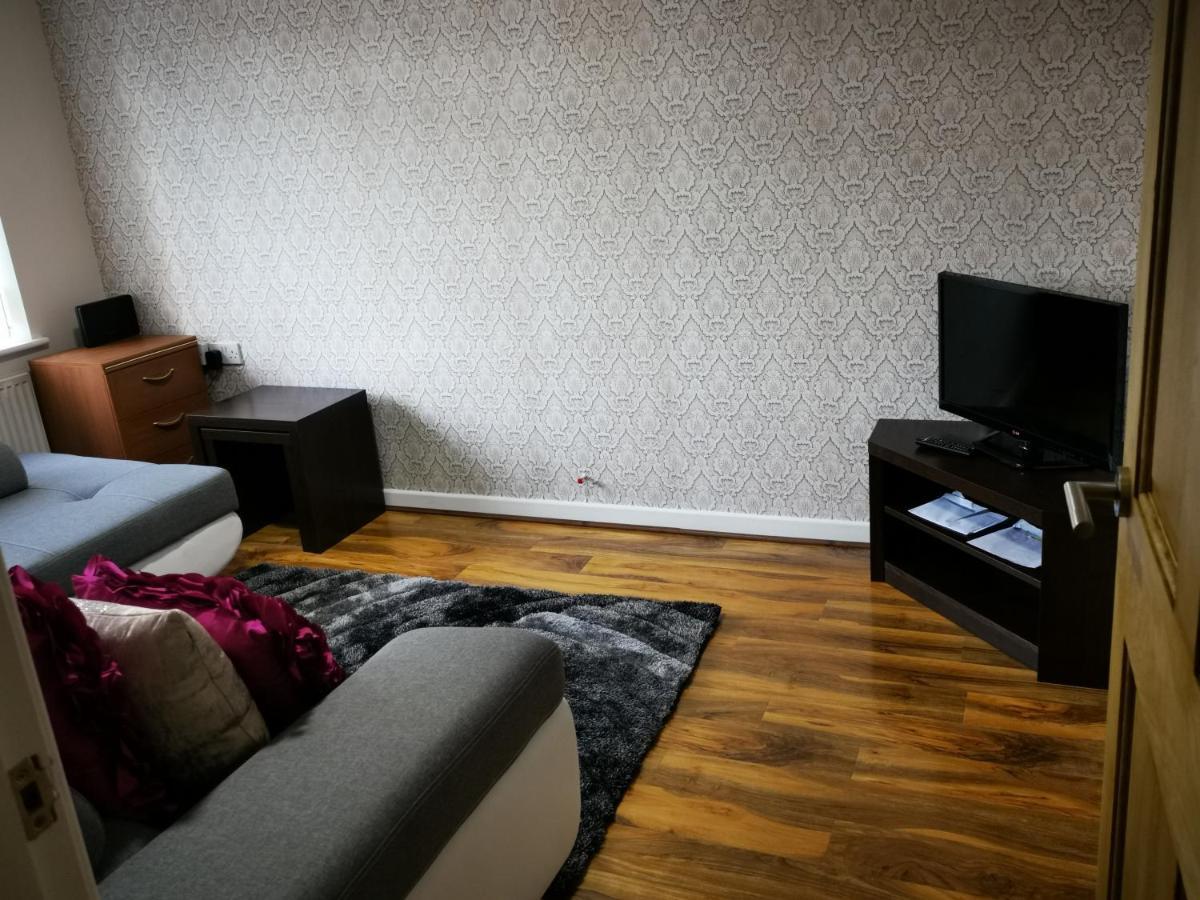 Brigstock Holidays House Манчестер Екстер'єр фото