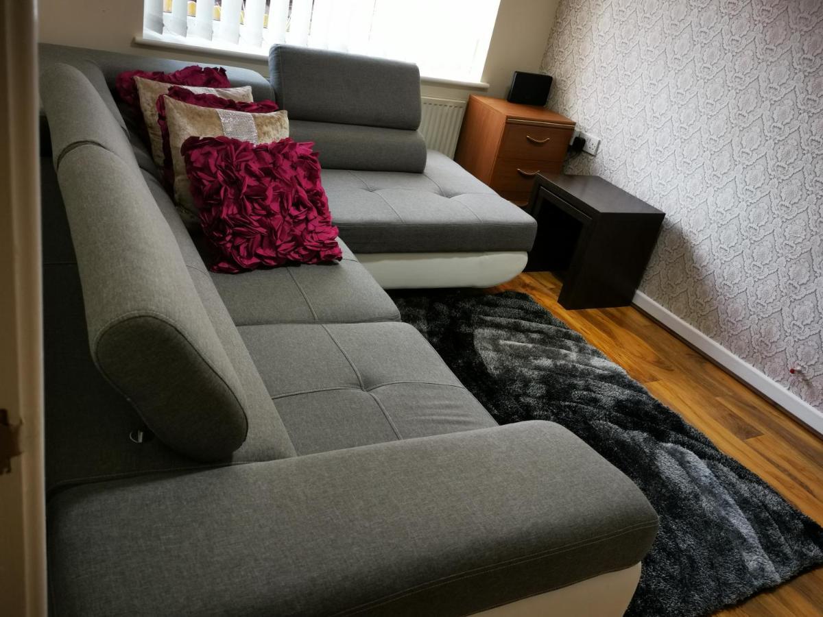 Brigstock Holidays House Манчестер Екстер'єр фото