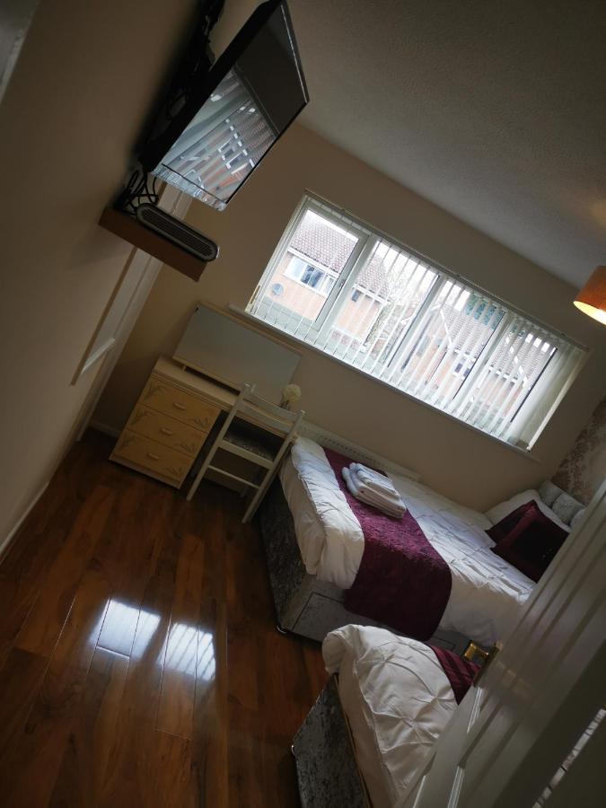 Brigstock Holidays House Манчестер Екстер'єр фото