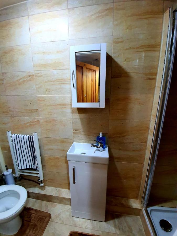 Brigstock Holidays House Манчестер Екстер'єр фото