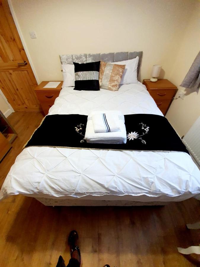 Brigstock Holidays House Манчестер Екстер'єр фото