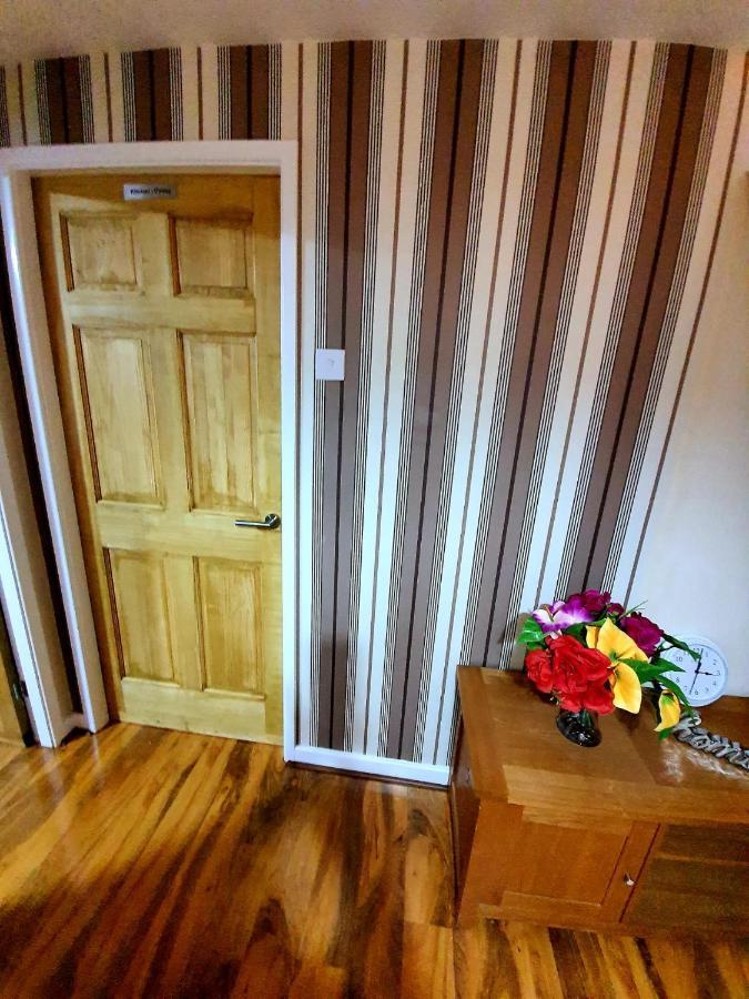 Brigstock Holidays House Манчестер Екстер'єр фото