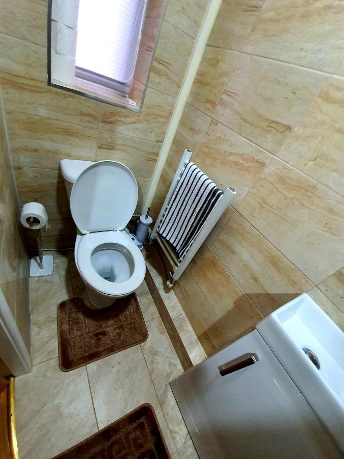 Brigstock Holidays House Манчестер Екстер'єр фото