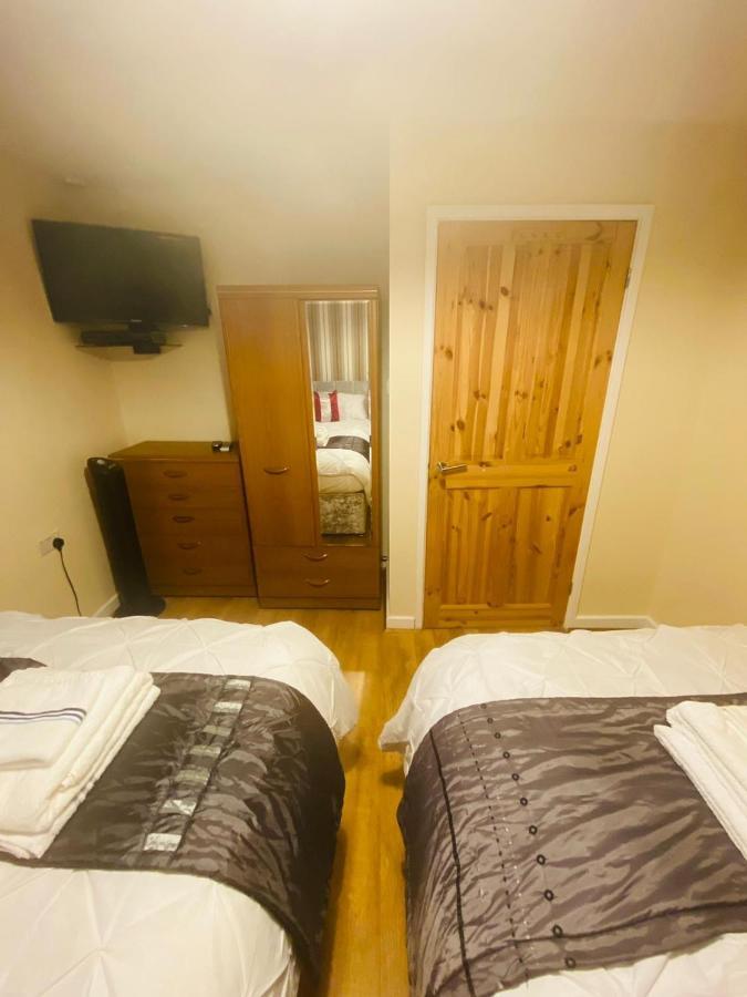 Brigstock Holidays House Манчестер Екстер'єр фото